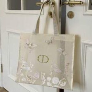 NWT Dior MakeUp Beauty Mesh Tote Bag Embroidered Butterfly & Flower Details